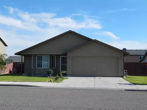 8216 Lopez Dr, Pasco, WA 99301 photo 1