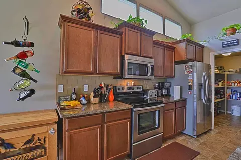 5017 Avion Dr, Pasco, WA 99301 photo 1