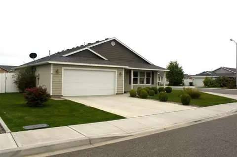 9208 Percheron Dr, Pasco, WA 99301 photo 1