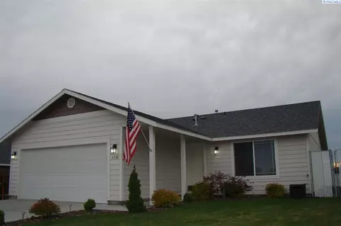 4206 Cornish Ln, Pasco, WA 99301 photo 1