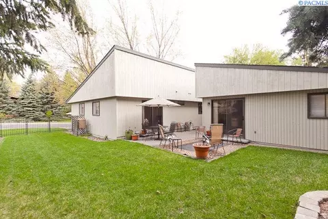 905 SE Skylark Ct, Pullman, WA 99163 photo 1