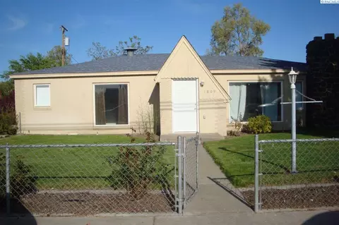 1809 N 14th Ave, Pasco, WA 99301 photo 1