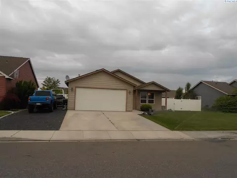 7915 Salmon Dr, Pasco, WA 99301 photo 1