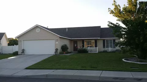 7807 Three Rivers Dr, Pasco, WA 99301 photo 1
