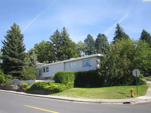 1280 NE Cove Way, Pullman, WA 99163 photo 1