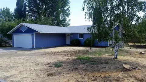 551 E Davis St, Connell, WA 99326 photo 1