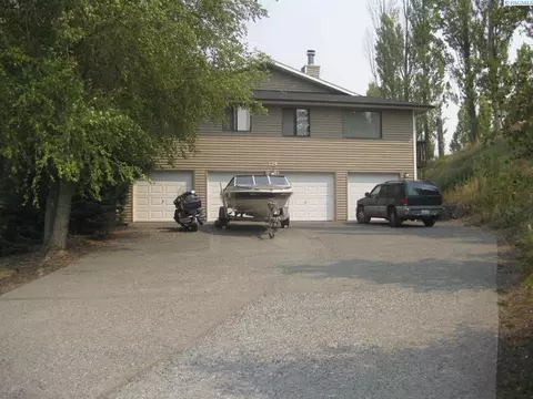 325 SW Clarkson Ct, Pullman, WA 99163 photo 1