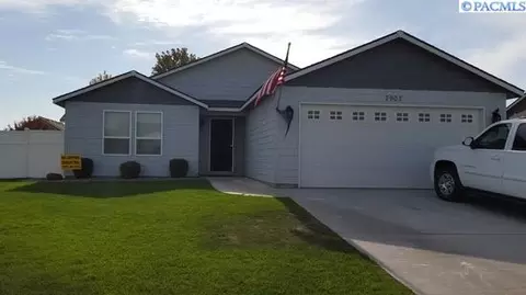 7902 Salmon Dr, Pasco, WA 99301 photo 1
