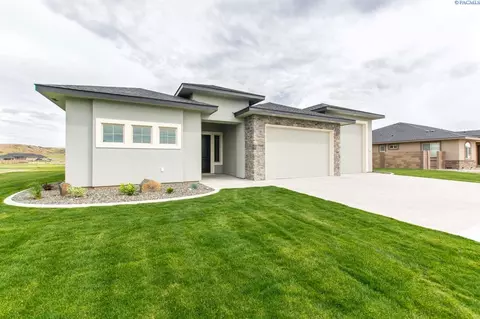 6913 Ladd Rd, Pasco, WA 99301 photo 1