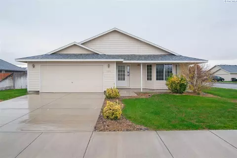 7808 Estevan Dr, Pasco, WA 99301 photo 1