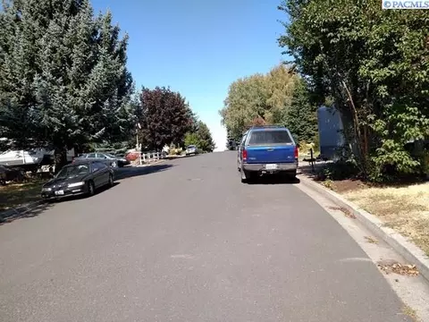 246 NW Sunrise Dr, Pullman, WA 99163 photo 2