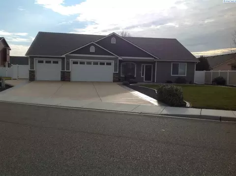 4612 Laredo Dr, Pasco, WA 99301 photo 1