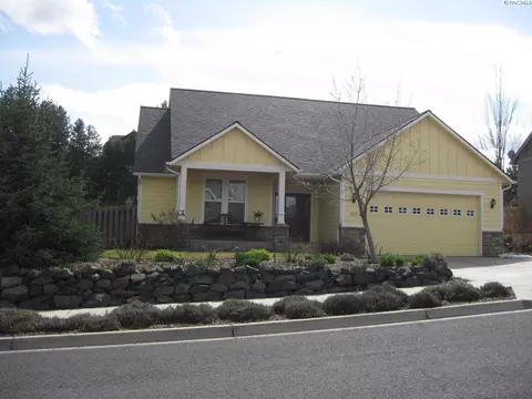 705 SW Sw Ctr, Pullman, WA 99163 photo 1