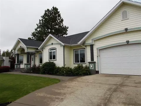 827 E Southview Ave, Colfax, WA 99111 photo 1