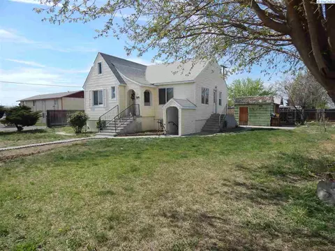 932 S 8th Ave, Pasco, WA 99301 photo 1