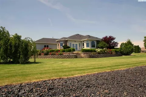 101 Aquarius Dr, Pasco, WA 99301 photo 1