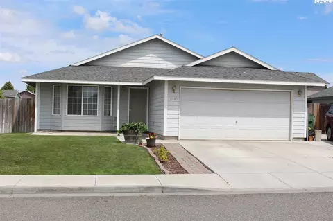 8307 Orcas Dr, Pasco, WA 99301 photo 1