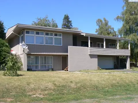 623 E Main St, Tekoa, WA 99033 photo 1