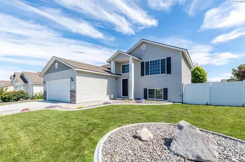 8003 Chehalis Dr, Pasco, WA 99301 photo 1