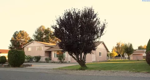 10020 Locust Ln, Pasco, WA 99301 photo 1