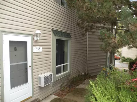1710 NW Lamont St, Pullman, WA 99163 photo 1