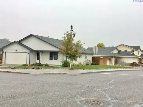 6303 Comiskey Dr, Pasco, WA 99301 photo 1
