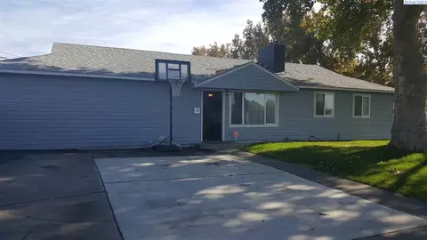 503 N 17th Ave, Pasco, WA 99301 photo 1