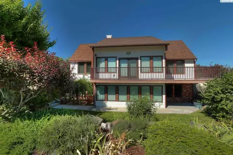 8205 Sunset Ln, Pasco, WA 99301 photo 1