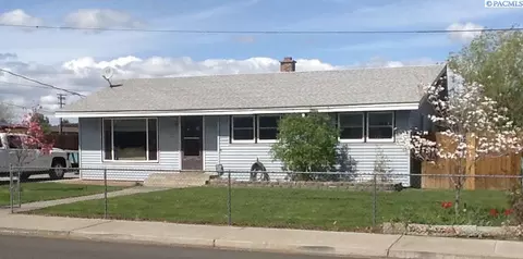 1807 W Jay St, Pasco, WA 99301 photo 1