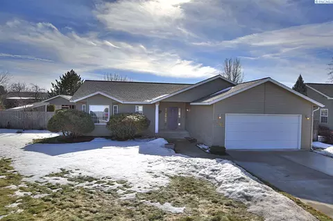 4302 Riverhill Dr, Pasco, WA 99301 photo 1