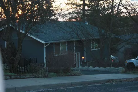 1735 NW Kenny, Pullman, WA 99163 photo 1
