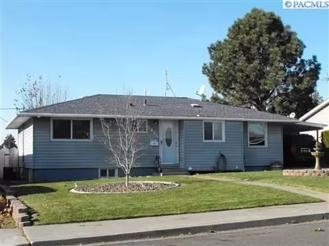 1924 N 19th Dr, Pasco, WA 99301 photo 1