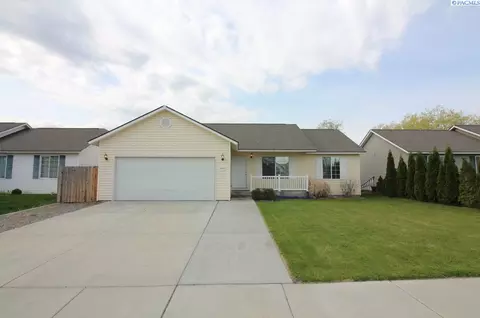 8420 Holborn Ln, Pasco, WA 99301 photo 1