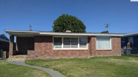 828 N 14th Ave, Pasco, WA 99301 photo 1