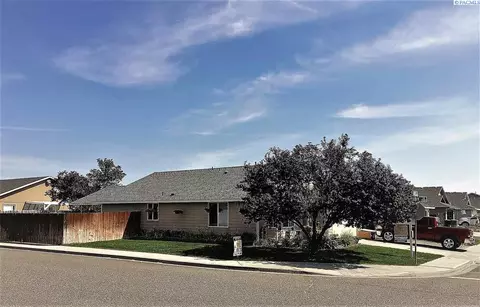 8311 Orcas Dr, Pasco, WA 99301 photo 1