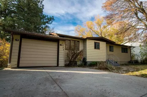 1425 NW Douglas, Pullman, WA 99163 photo 1