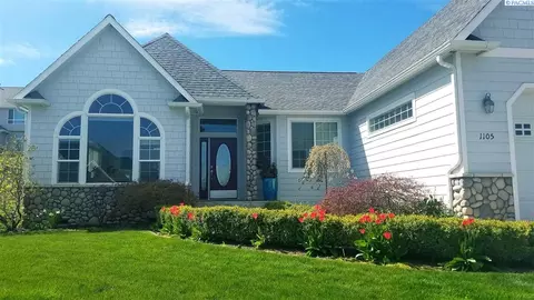 1105 SW Crestview St, Pullman, WA 99163 photo 1