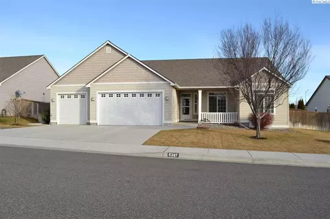 6307 Landsdowne Ct, Pasco, WA 99301 photo 1