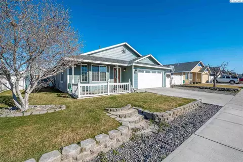 8015 Quadra Dr, Pasco, WA 99301 photo 1