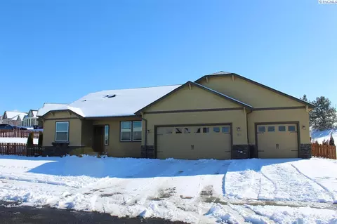 1001 NW Marshland St, Pullman, WA 99163 photo 1