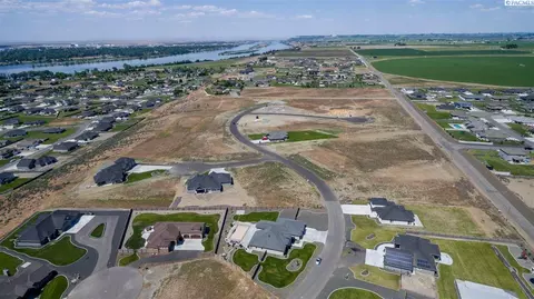 6825 Eagle Crest Dr, Pasco, WA 99301 photo 2