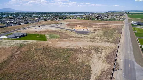 6825 Eagle Crest Dr, Pasco, WA 99301 photo 9