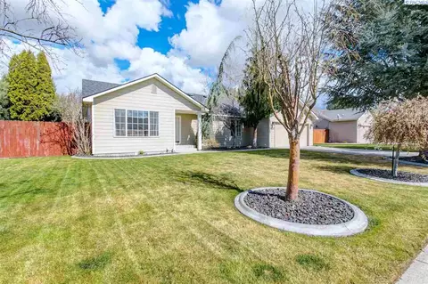 4201 Meadow View Dr, Pasco, WA 99301 photo 1