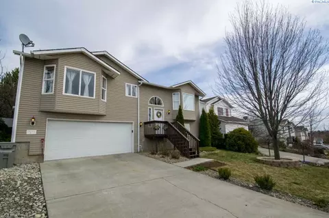 1940 NW Canyon View Dr, Pullman, WA 99163 photo 1