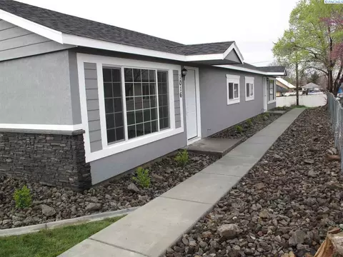 1016 S 4th Ln, Pasco, WA 99301 photo 1