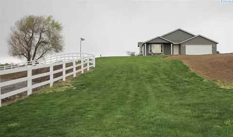 370 Hill Dr, Eltopia, WA 99330 photo 1