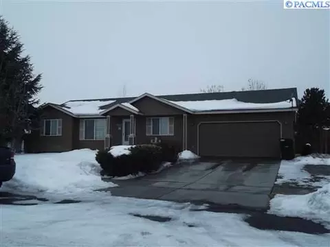 4614 Yuma Dr, Pasco, WA 99301 photo 1
