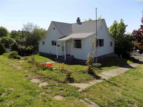 404 E Main St, Tekoa, WA 99033 photo 1