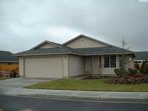8003 Madeira Dr, Pasco, WA 99301 photo 1
