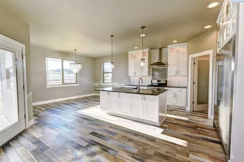 2209 Amy Loop, Pasco, WA 99301 photo 1